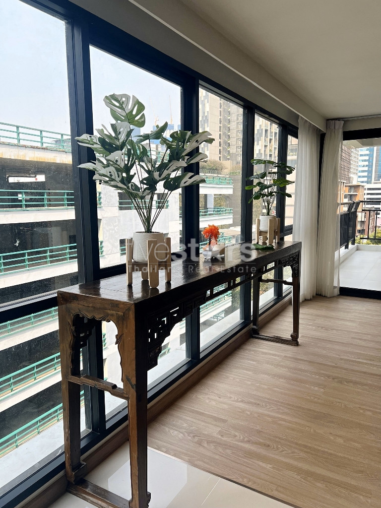 Appartement moderne de 3 chambres, très luxueux, de faible hauteur et acceptant les animaux de compagnie sur Sathorn, photo 7