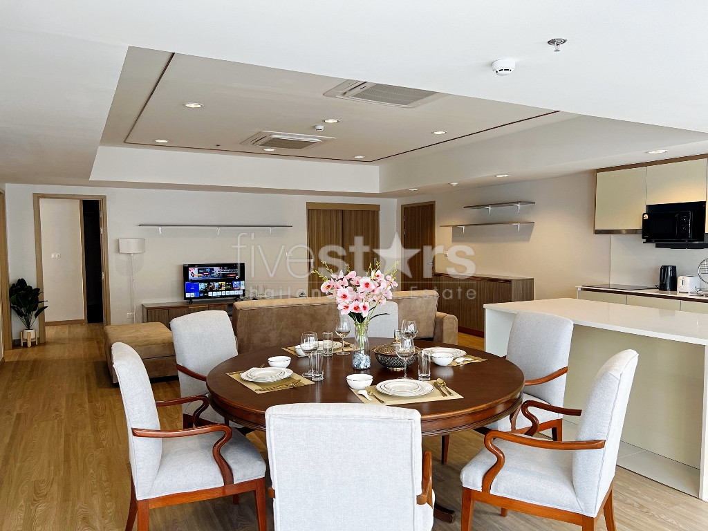 Appartement moderne de 3 chambres, très luxueux, de faible hauteur et acceptant les animaux de compagnie sur Sathorn, photo 2