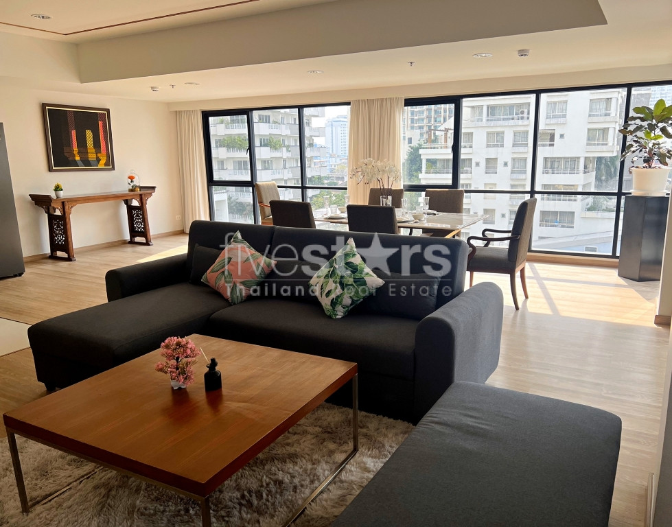 Appartement moderne de 3 chambres, très luxueux, de faible hauteur et acceptant les animaux de compagnie sur Sathorn, photo 2