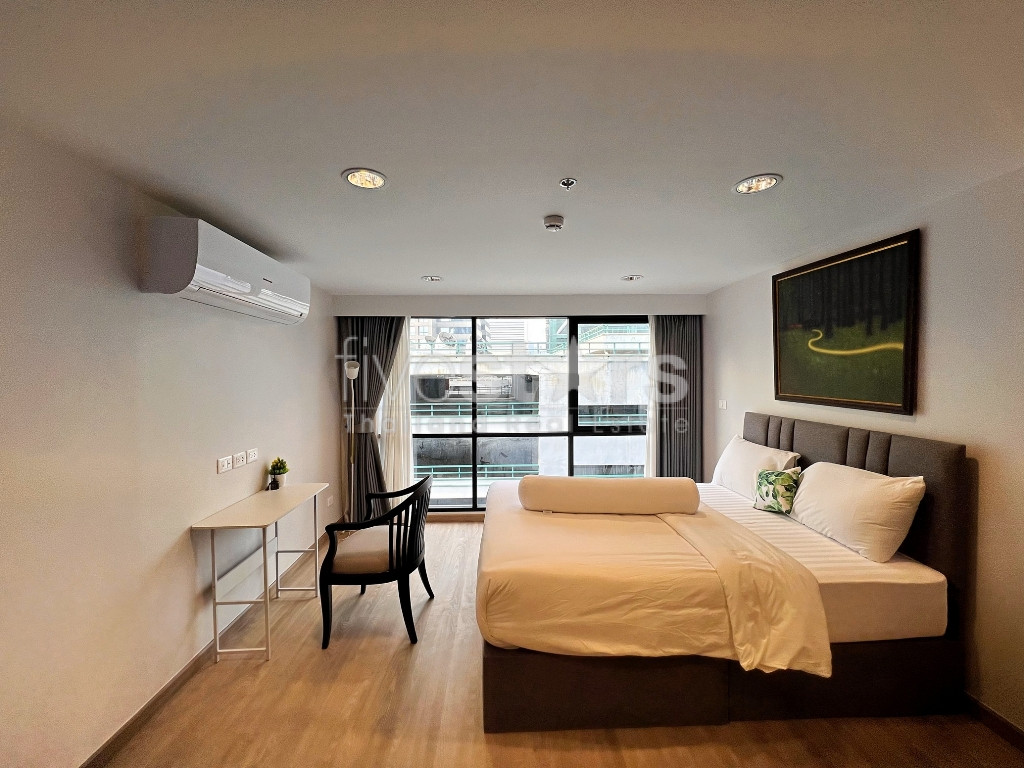 Appartement moderne de 3 chambres, très luxueux, de faible hauteur et acceptant les animaux de compagnie sur Sathorn, photo 5
