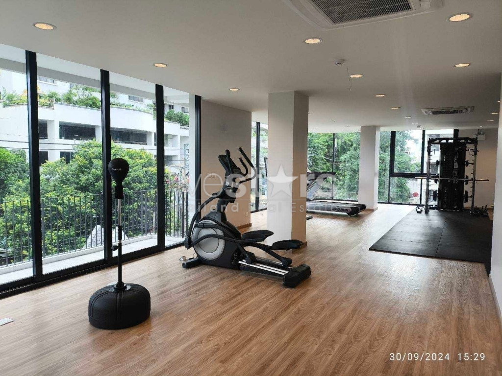 Appartement moderne de 3 chambres, très luxueux, de faible hauteur et acceptant les animaux de compagnie sur Sathorn, photo 13