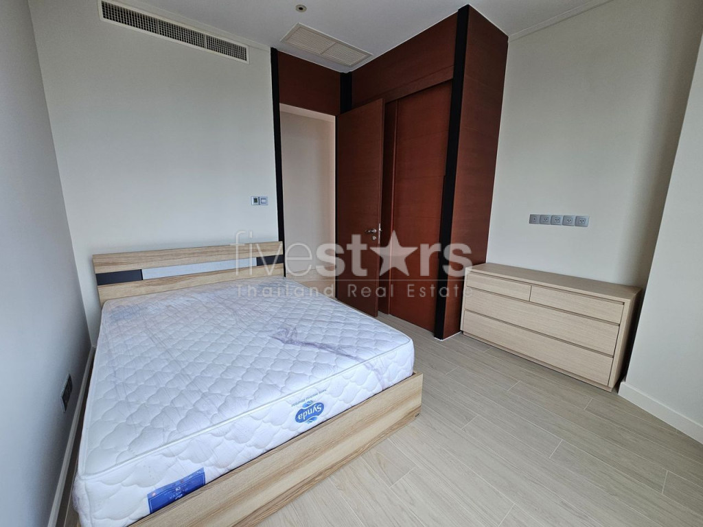 condo de luxe de 2 chambres avec SkyTrain BTS en face de l'immeuble Sathorn, photo 6