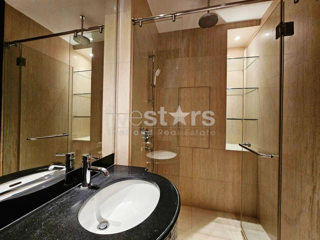 condo de luxe de 2 chambres avec SkyTrain BTS en face de l'immeuble Sathorn, photo 12
