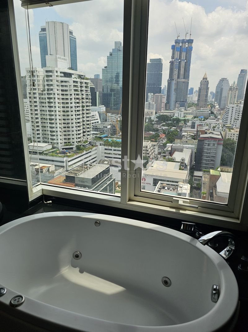 condo de luxe de 2 chambres avec SkyTrain BTS en face de l'immeuble Sathorn, photo 11