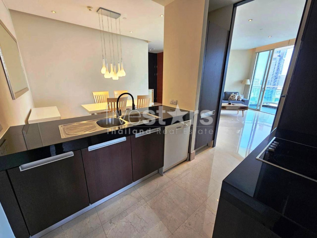 condo de luxe de 2 chambres avec SkyTrain BTS en face de l'immeuble Sathorn, photo 8