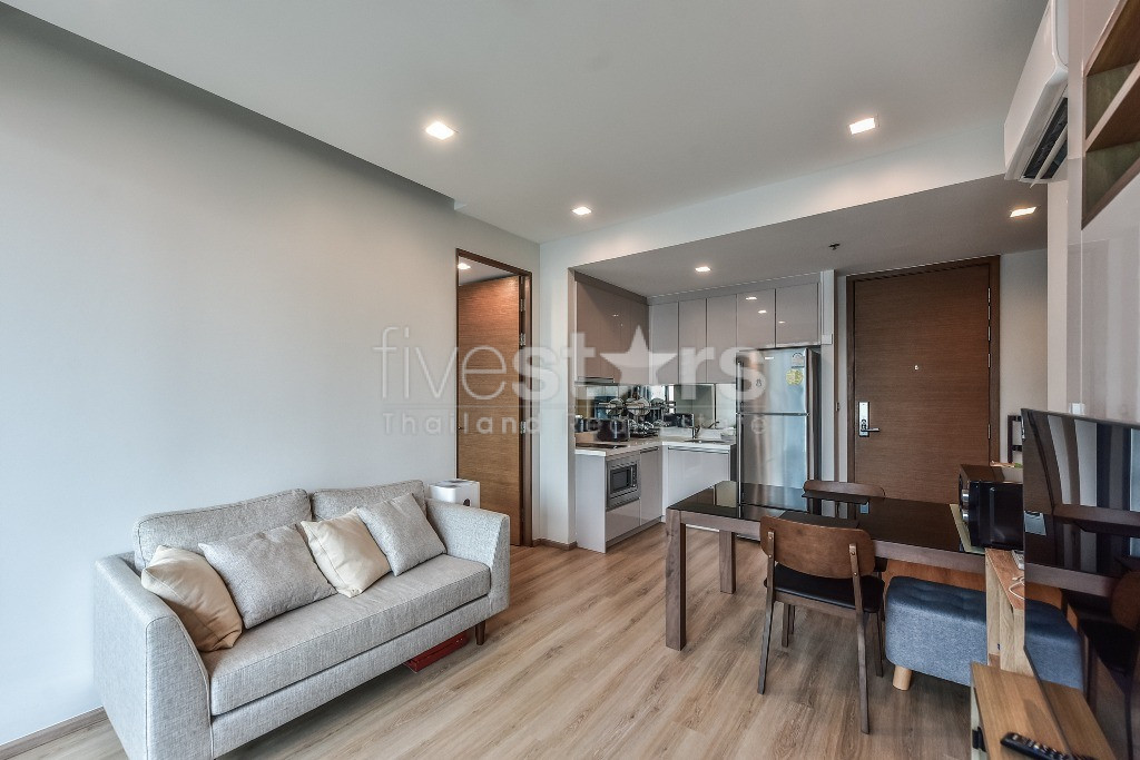 Appartement de 2 chambres récemment rénové à louer à Sathorn, photo 4