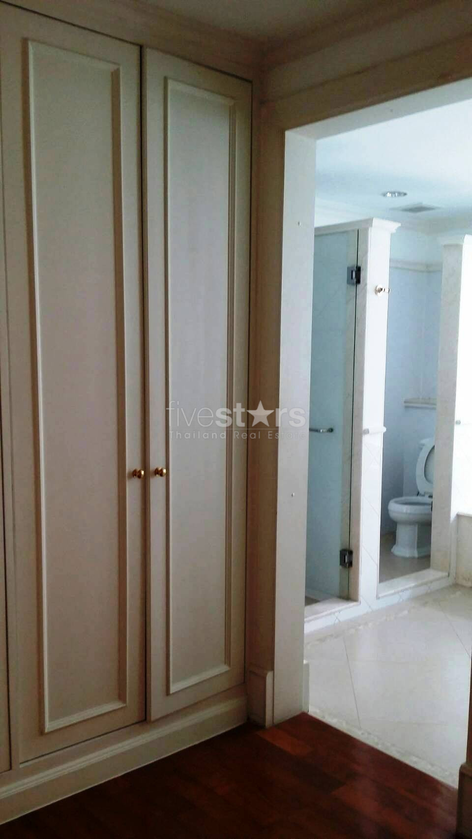 2+1 bedrooms for apartment for rent in Sathorn, photo 8
