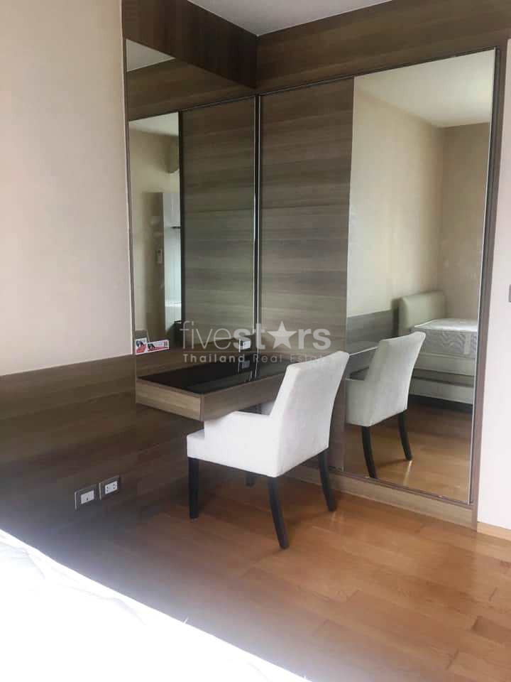 2-bedrooms modern condo for rent close to BTS Chong Nonsi