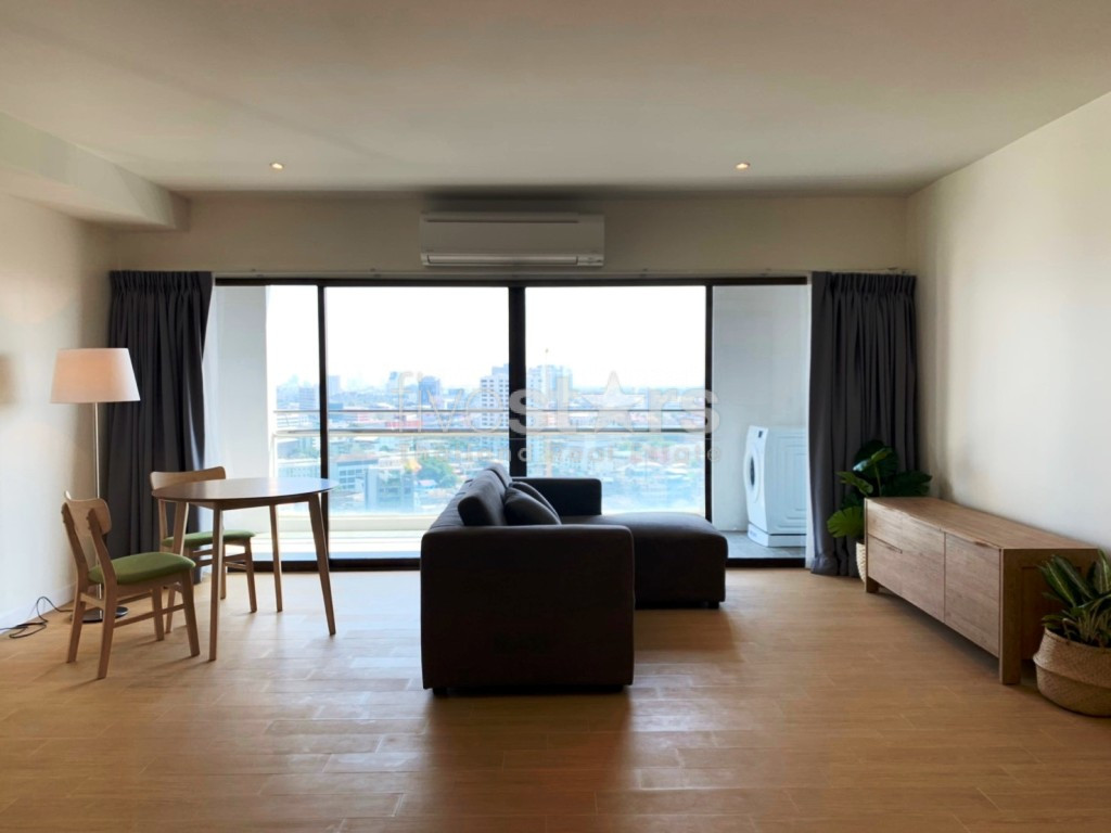 Condo 2 chambres à coucher récemment rénové à louer près du MRT Lumpini