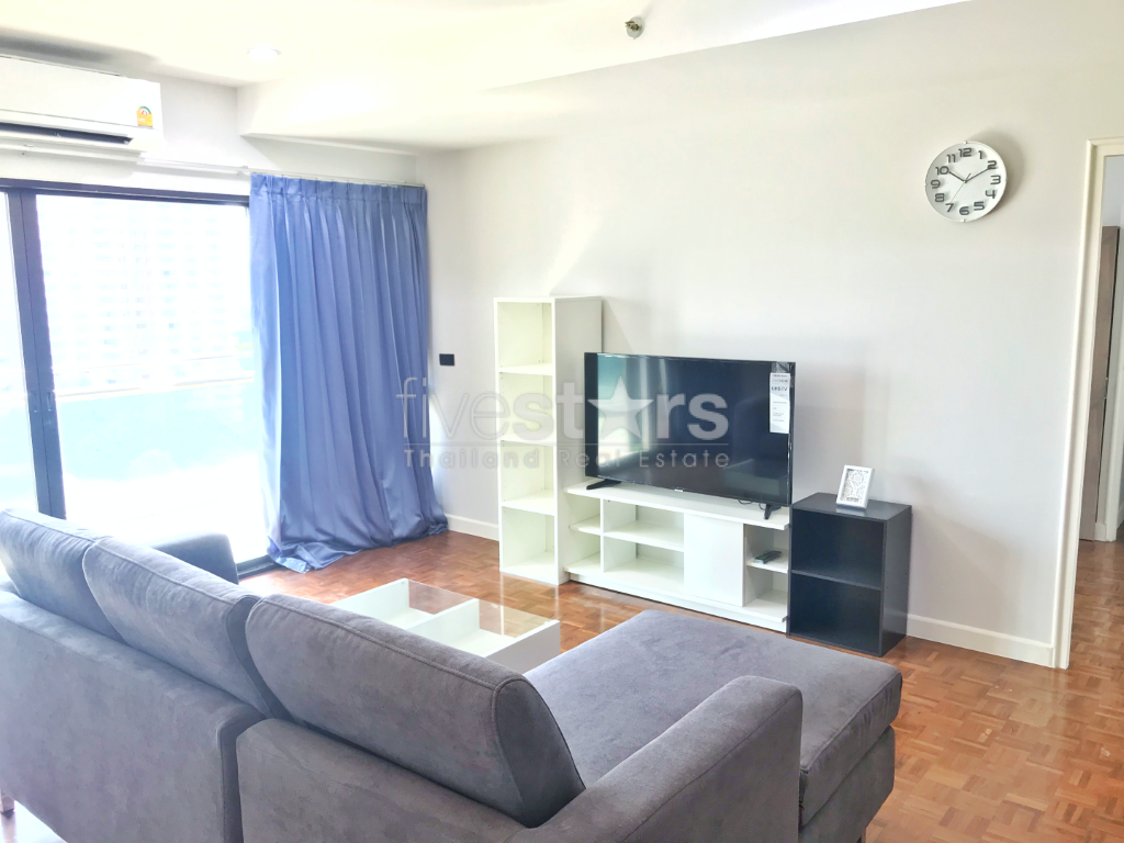 à Bangkok, bel appartement avec vue dégagée quartier Sathorn