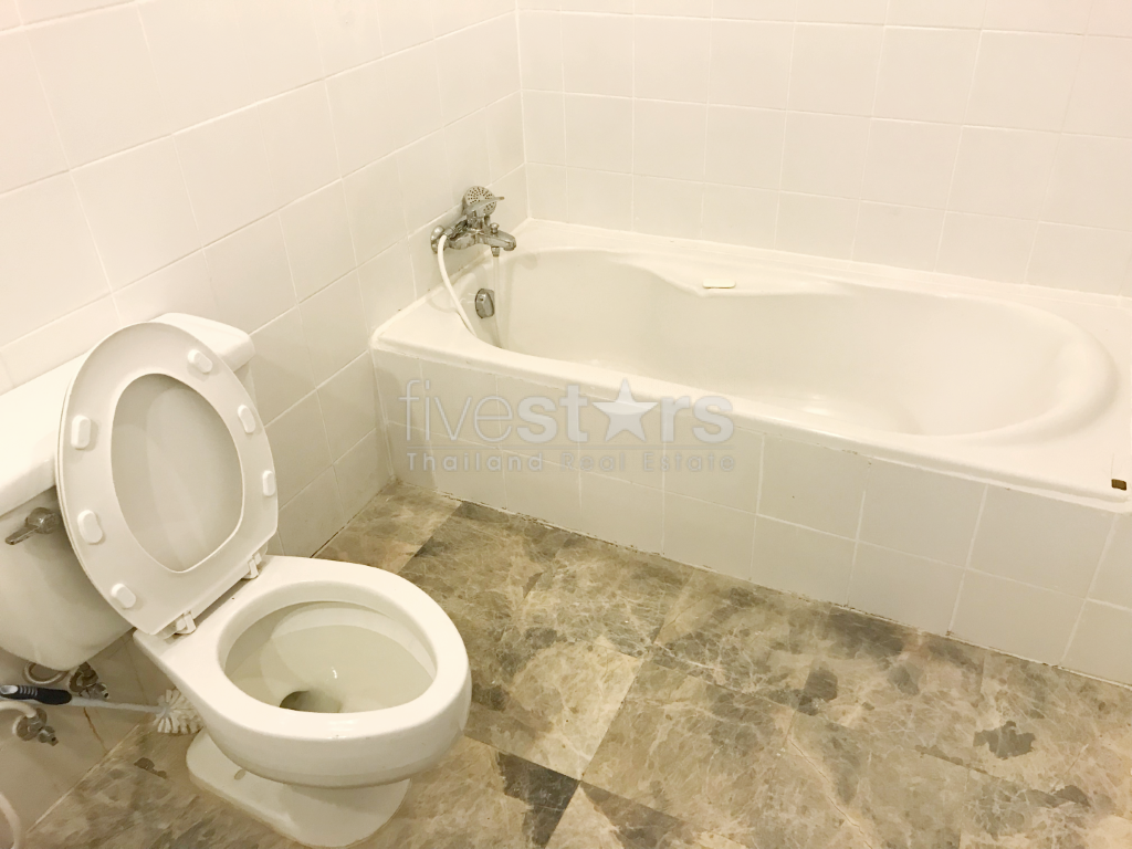 à Bangkok, bel appartement avec vue dégagée quartier Sathorn, photo 9