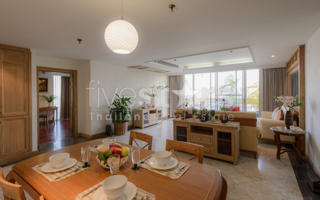Nice 3 bedroom apartment for rent in Sathorn