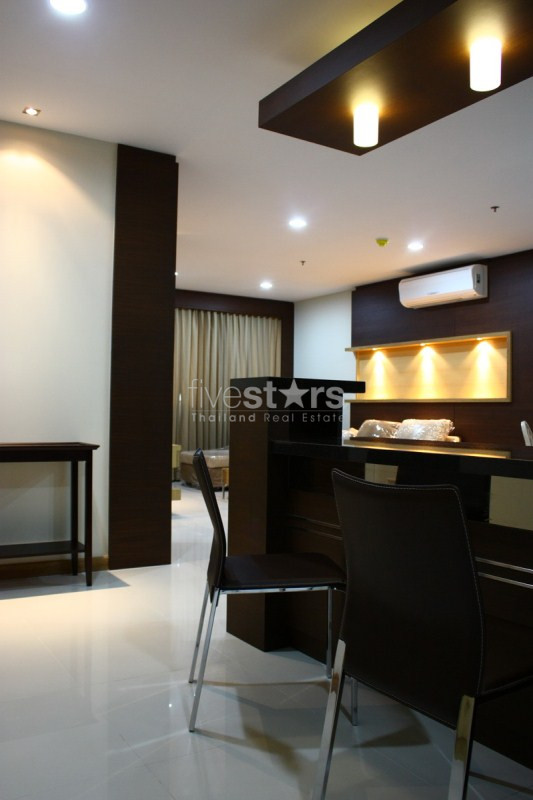 2 bedroom condo for rent on Sathorn, photo 4