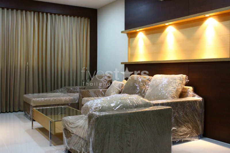 2 bedroom condo for rent on Sathorn, photo 2