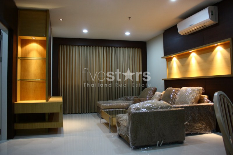 2 bedroom condo for rent on Sathorn