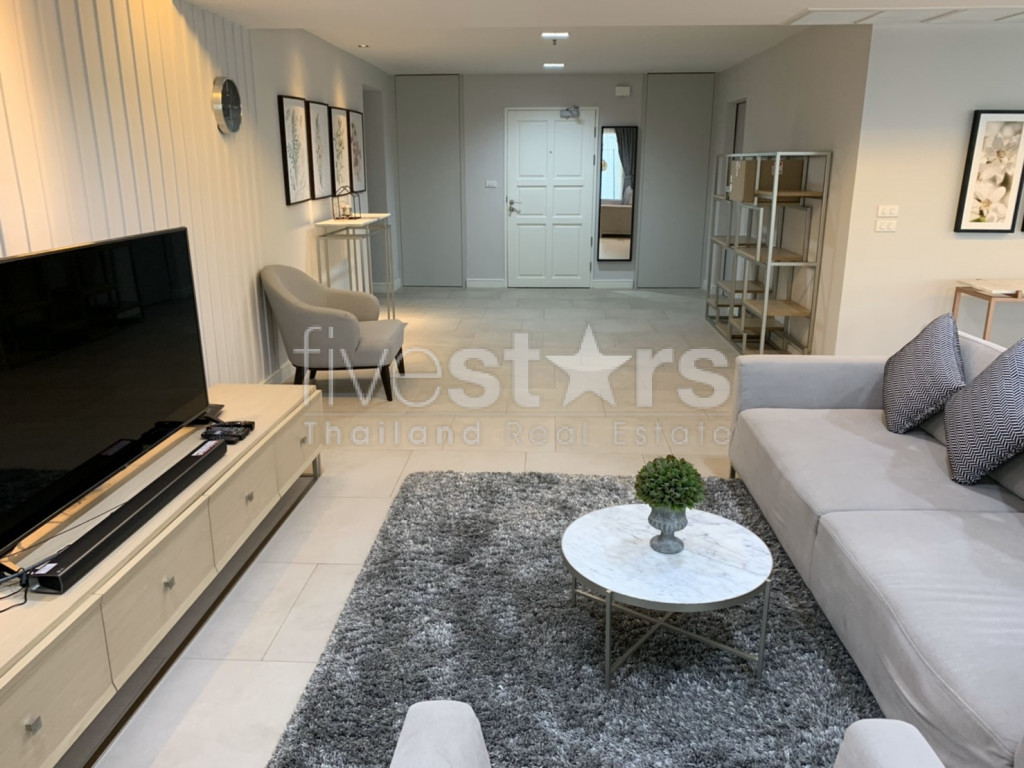 Condo moderne de 3 chambres à louer sur Sathorn, photo 3