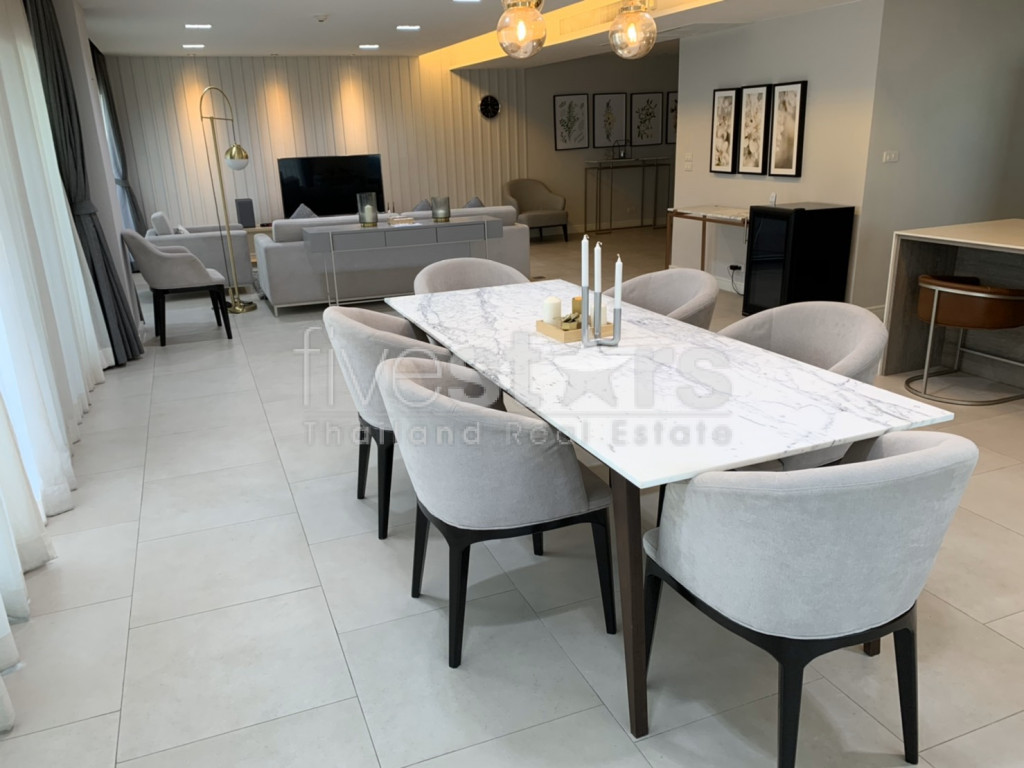 Condo moderne de 3 chambres à louer sur Sathorn, photo 2