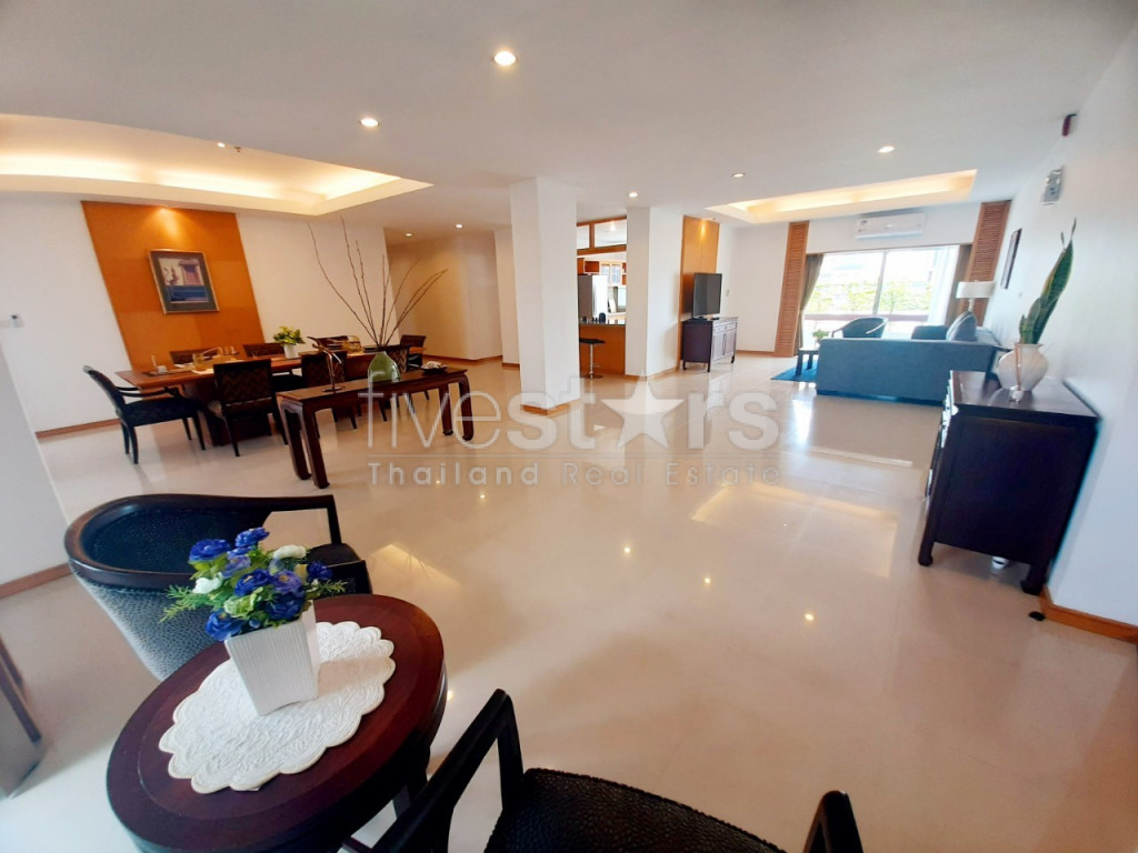 3 bedroom apartment for rent on Sathorn
