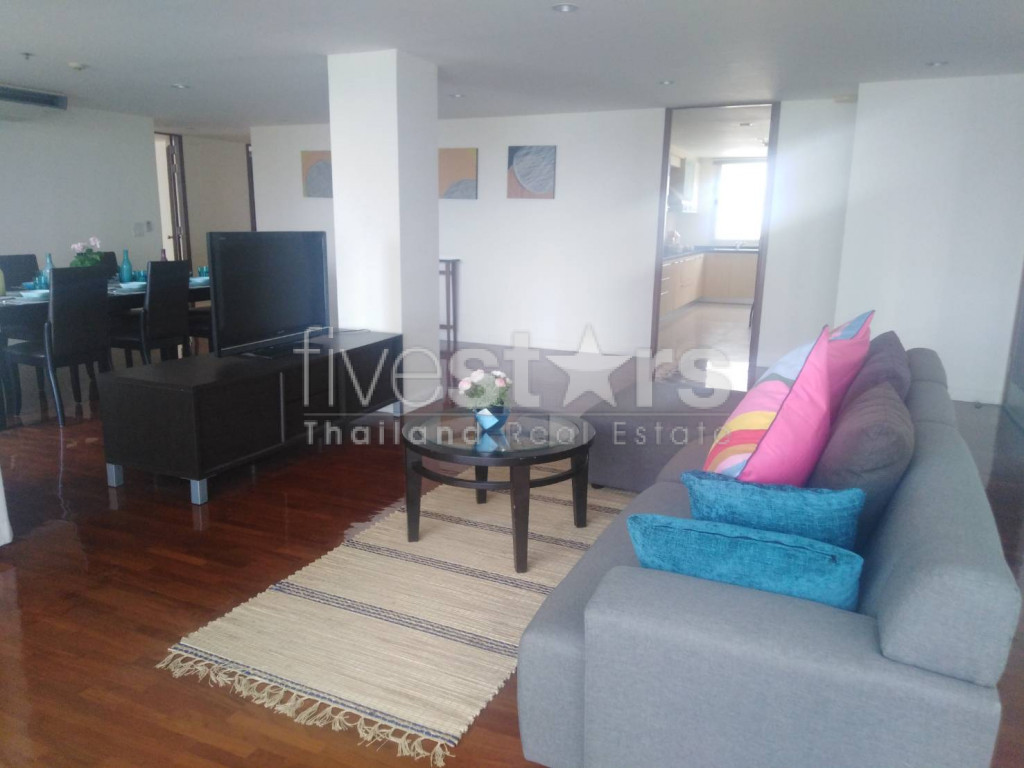 4 bedroom apartment for rent close Surasak BTS station, photo 2