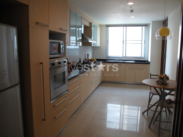 4 bedroom apartment for rent close Surasak BTS station, photo 6