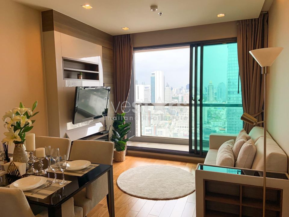 2 bedroom condo for rent close to Chongnonsi BTS station