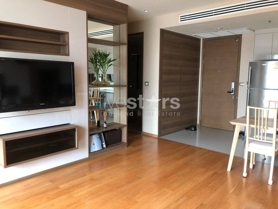 2 bedroom condo for rent close to Chongnonsi BTS station