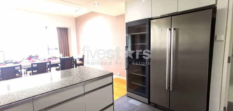 3 bedroom condo for rent on Sathorn, photo 14