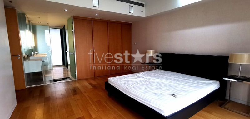 3 bedroom condo for rent on Sathorn, photo 10