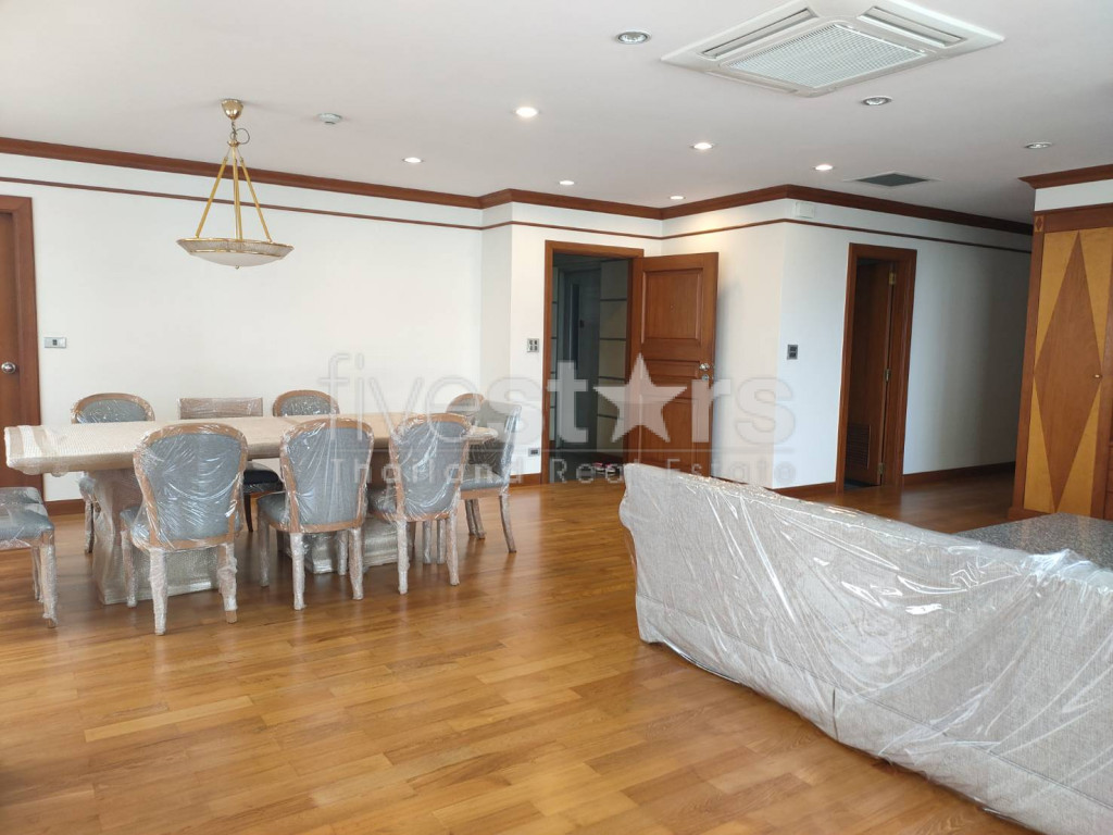 Appartement de 3 chambres à louer près de la station de BTS Chong Nonsi, photo 2
