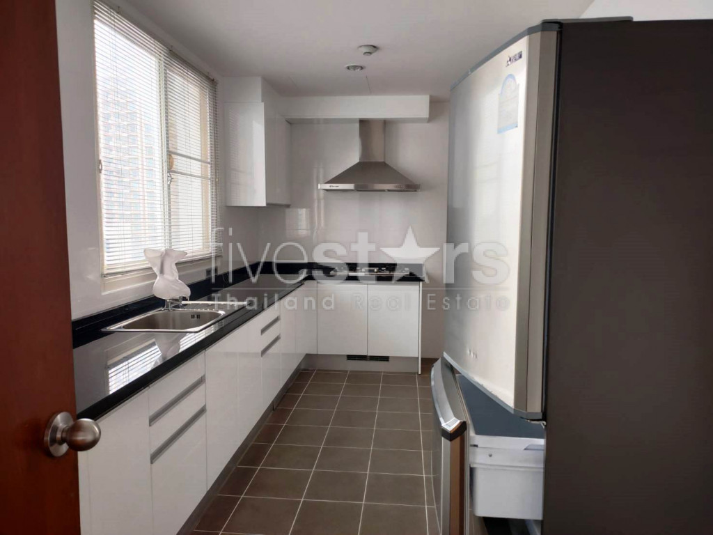 Appartement de 3 chambres à louer près de la station de BTS Chong Nonsi, photo 12