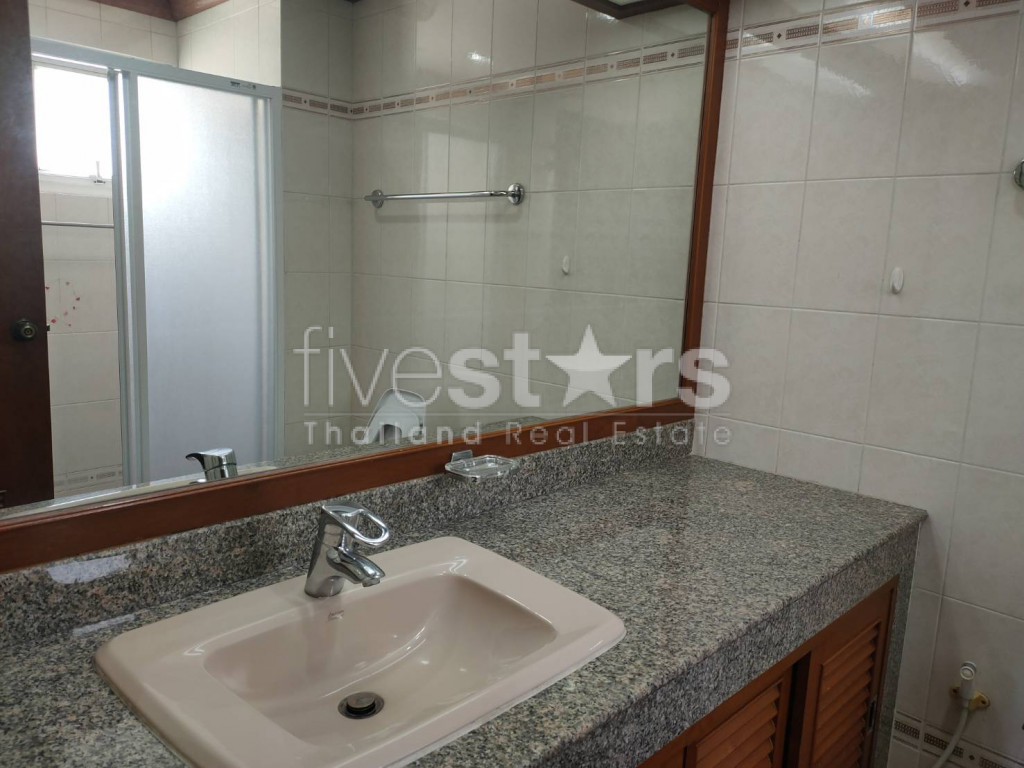 Appartement de 3 chambres à louer près de la station de BTS Chong Nonsi, photo 9