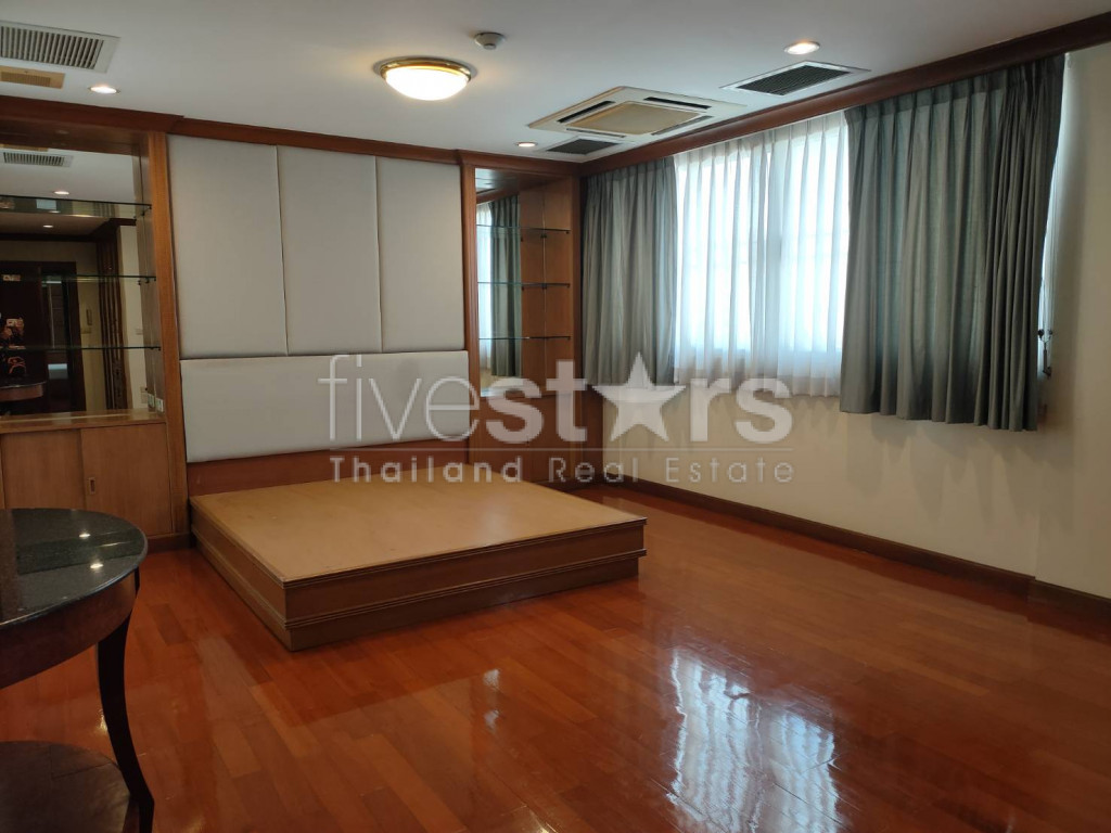 Appartement de 3 chambres à louer près de la station de BTS Chong Nonsi, photo 4