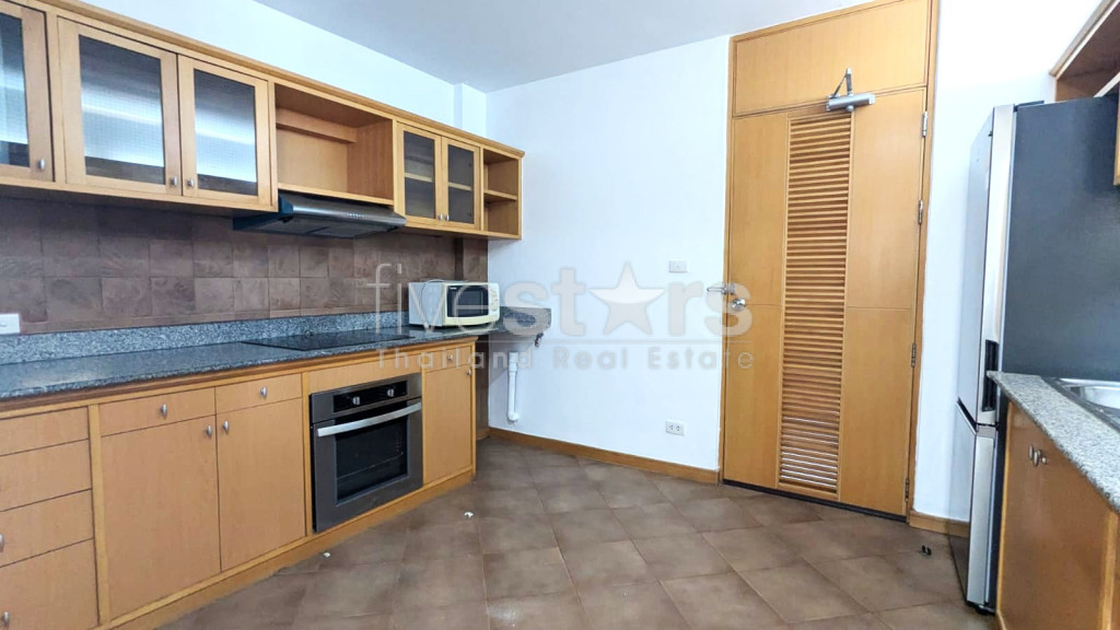 Appartement de 3 chambres à louer à Sathorn, près du MRT Lumpini, photo 8