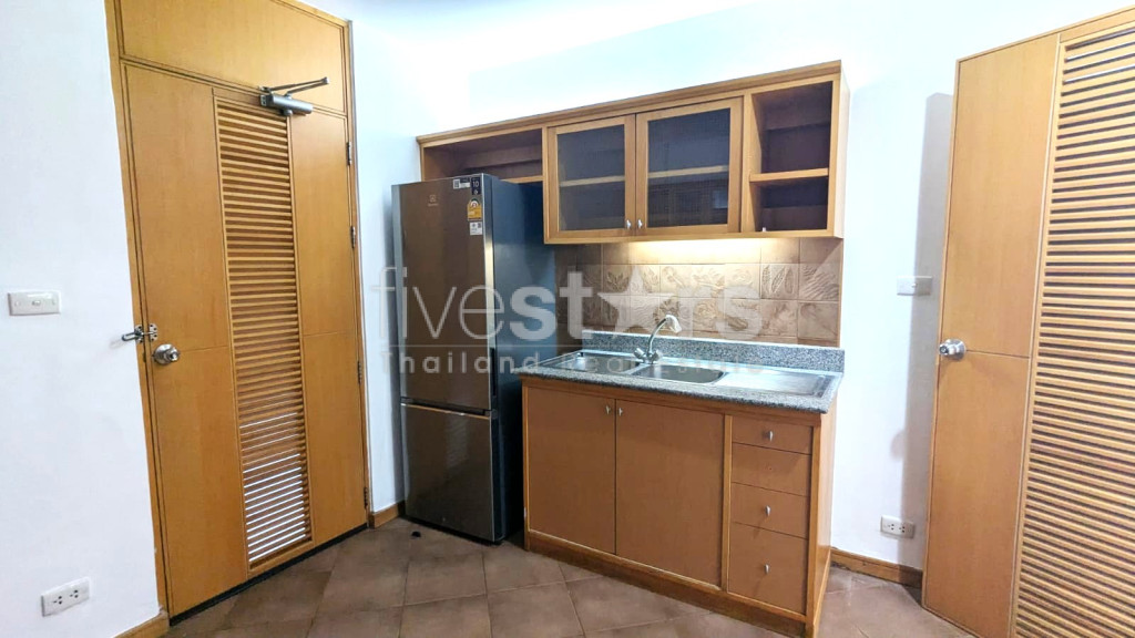 Appartement de 3 chambres à louer à Sathorn, près du MRT Lumpini, photo 9