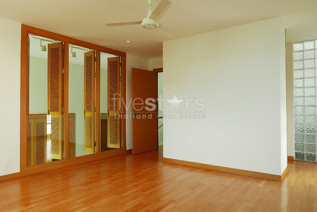 4 bedrooms modern house with private pool for rent on Sathorn, photo 4