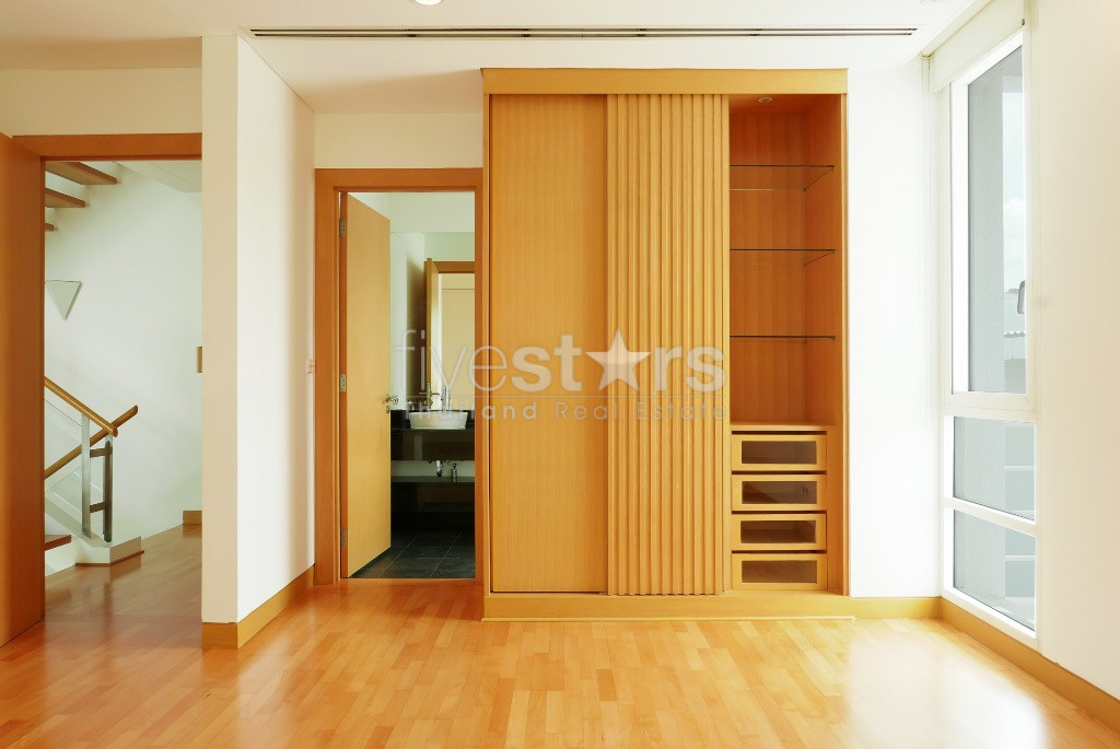 4 bedrooms modern house with private pool for rent on Sathorn, photo 6