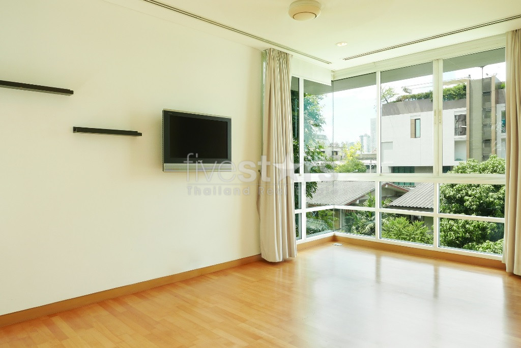 4 bedrooms modern house with private pool for rent on Sathorn, photo 7
