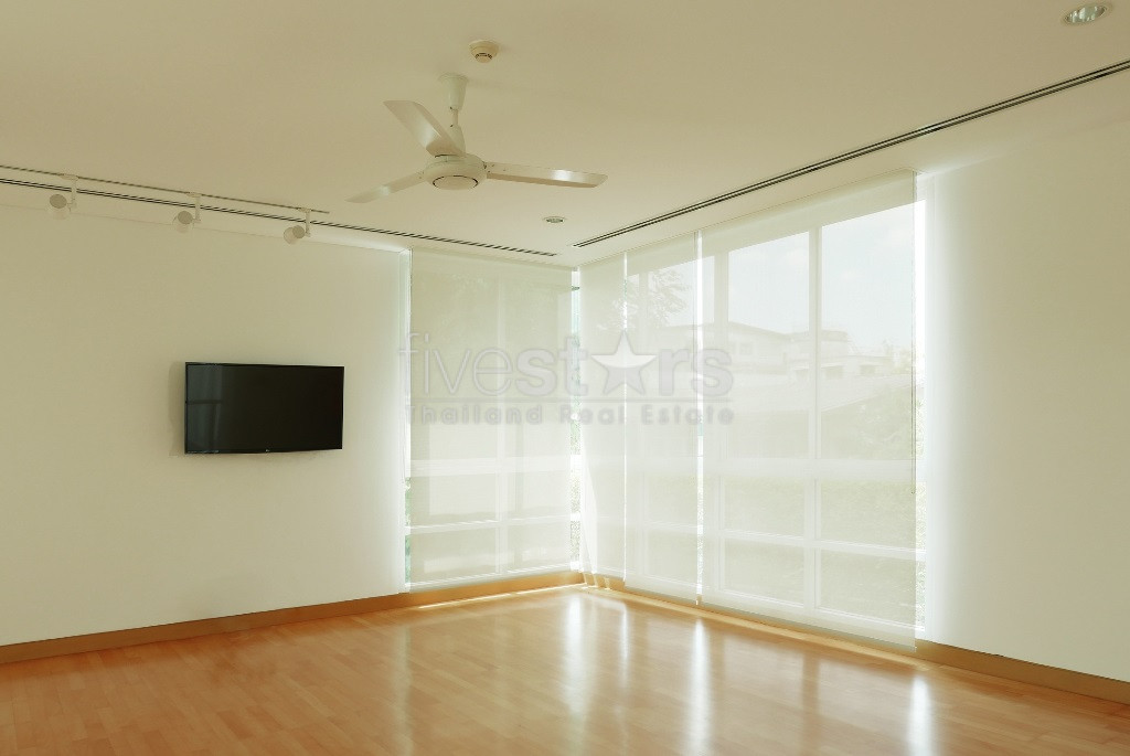 4 bedrooms modern house with private pool for rent on Sathorn, photo 12