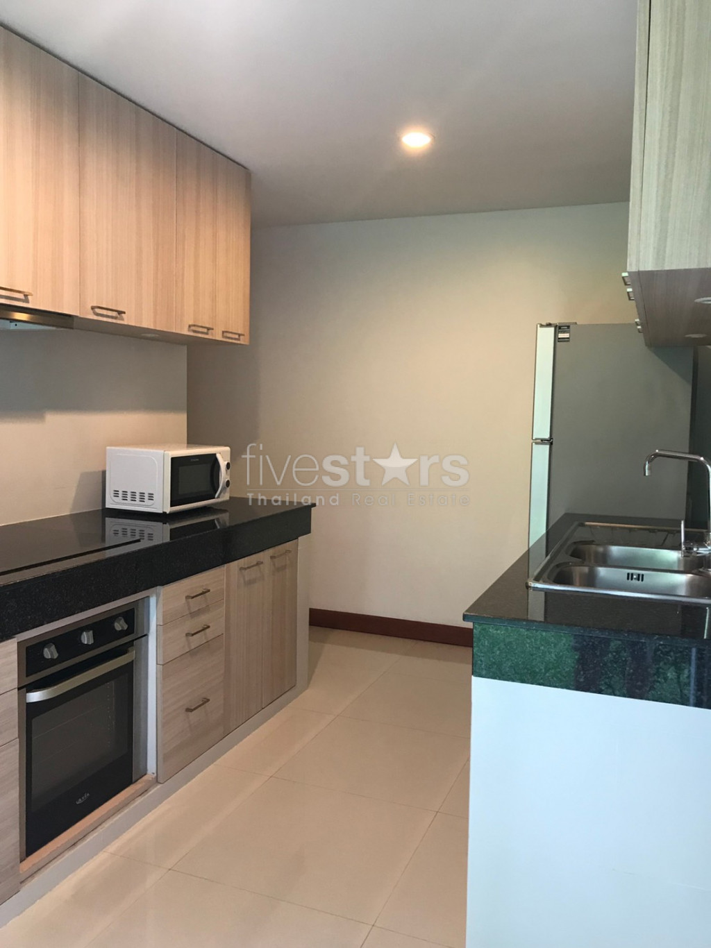 Maison jumelée de 5 chambres à louer sur Sathorn à Rama 4, photo 7