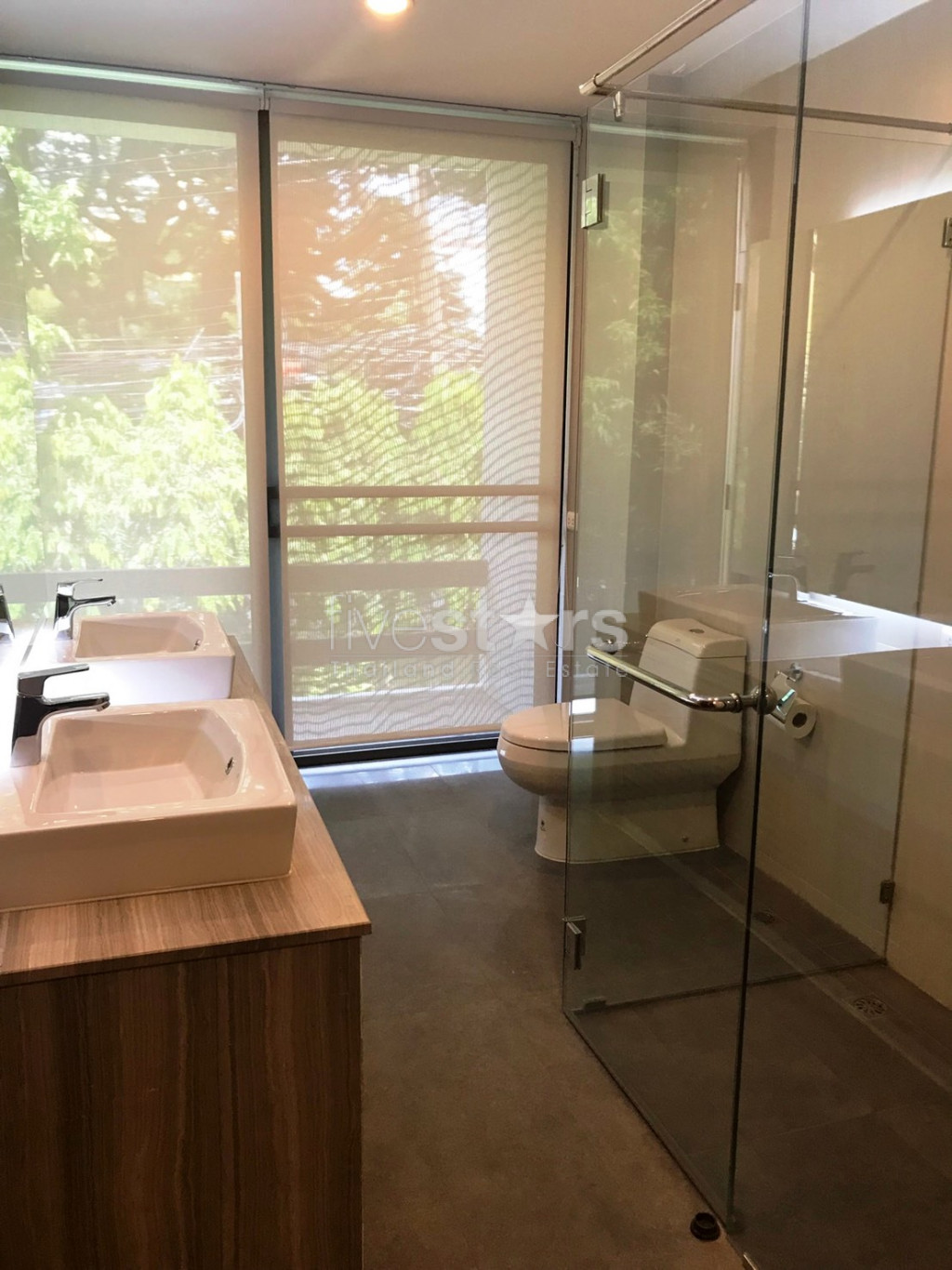 Maison jumelée de 5 chambres à louer sur Sathorn à Rama 4, photo 4