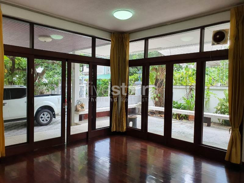 3+1 bedroom house for rent on Sathorn – Naradhiwas Rajanagarindra Road, photo 16