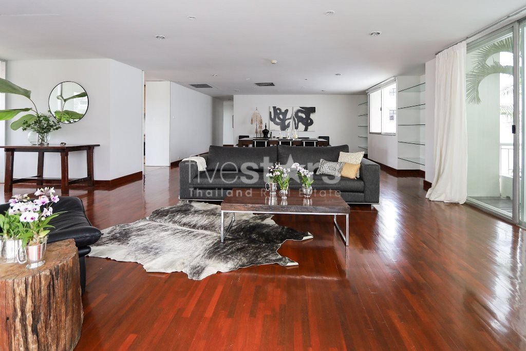 3 bedroom pet friendly apartment for rent on Sathorn