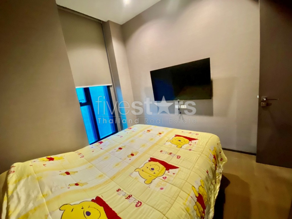 Condo 2 chambres à vendre près de la station BTS Surasak, photo 4