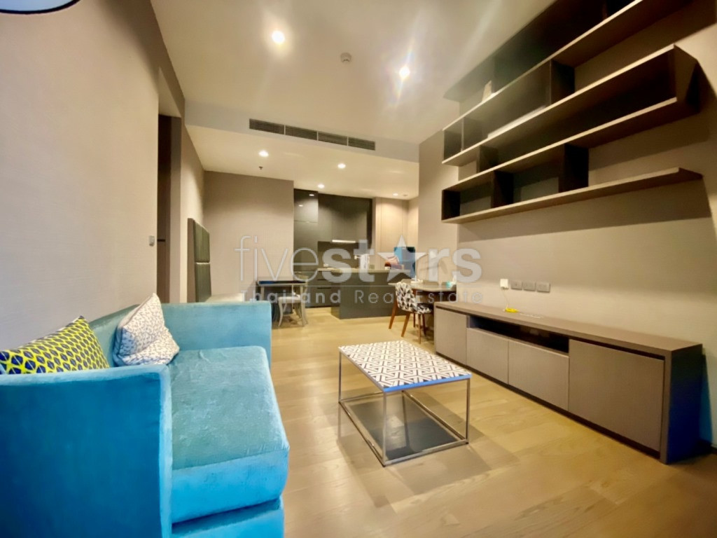 Condo 2 chambres à vendre près de la station BTS Surasak