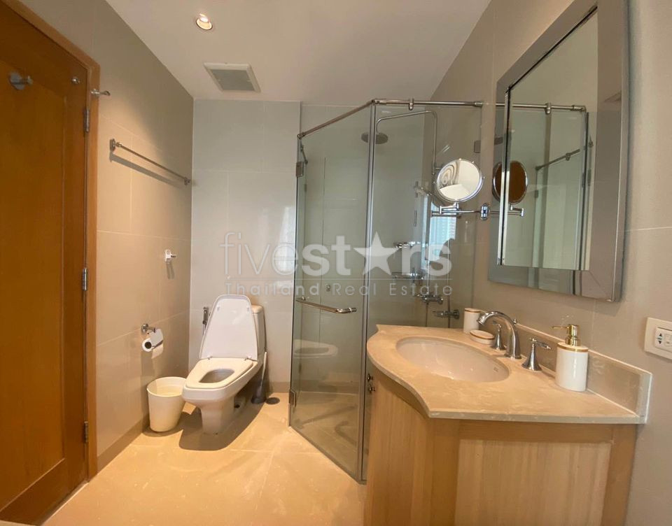 Duplex unit 2 Bedroom for rent on Sathorn, photo 15