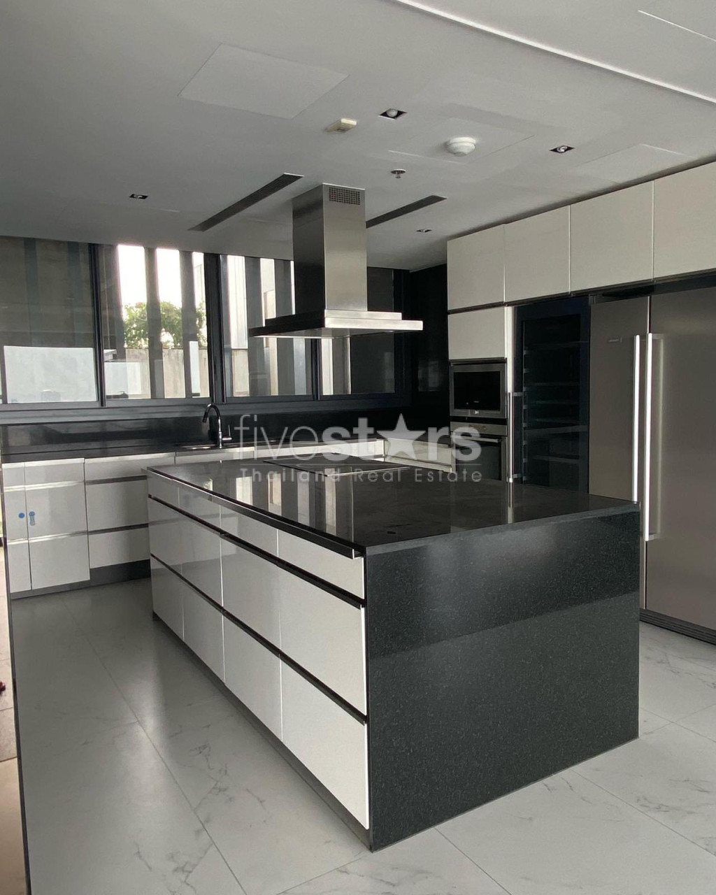 Modern 4-Bedroom Duplex Unit for Sale in Sathorn, photo 4