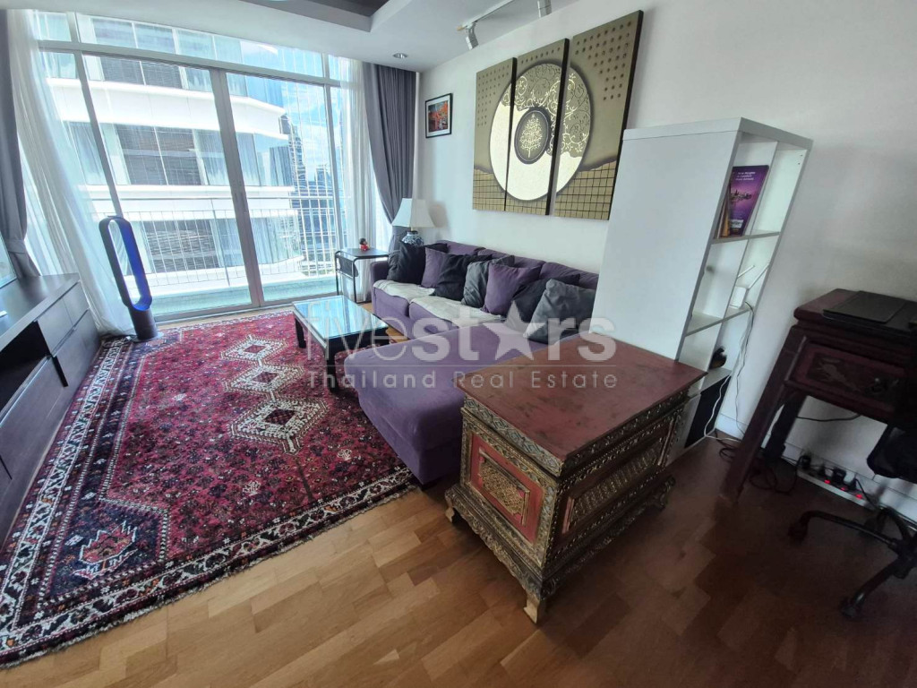 2-bedroom spacious condo for rent on Sathorn to Convent Lane, Silom