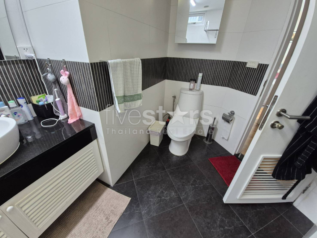 2-bedroom spacious condo for rent on Sathorn to Convent Lane, Silom, photo 18