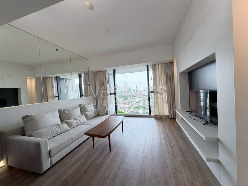 2bedroom 2 bathroom  unit facing Yenakart at Sathorn  for rent