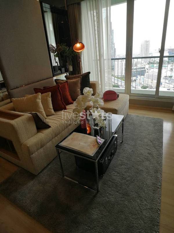 Modern 1 bedroom condo for rent in Sathorn